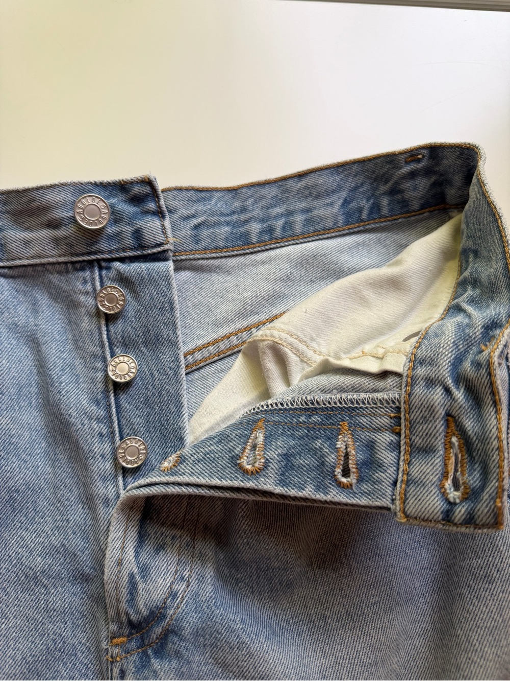 Agolde - Parker Jean Shorts in Farewell, Size 27 - Picture 5 of 5